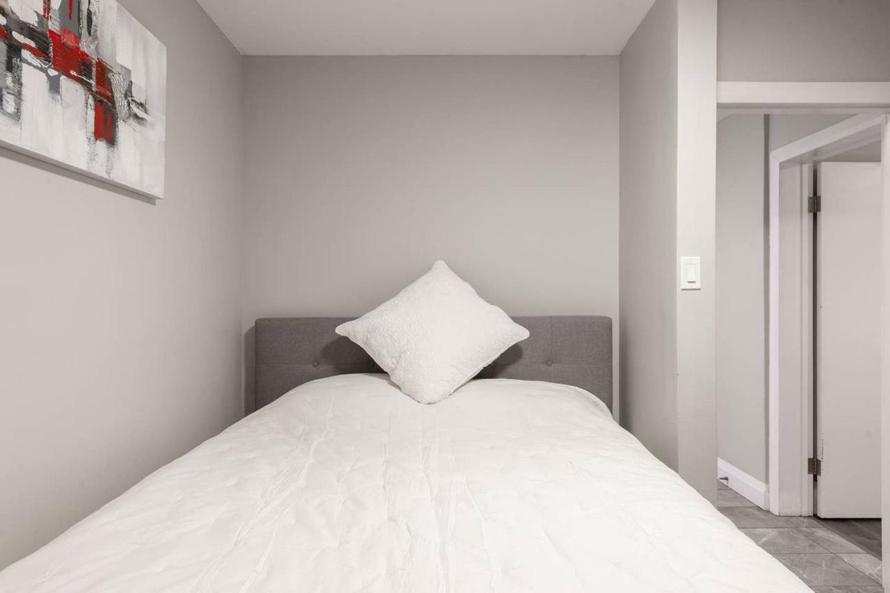Entire 2 Bedroom Apartment Uptown Waterloo - E1 外观 照片